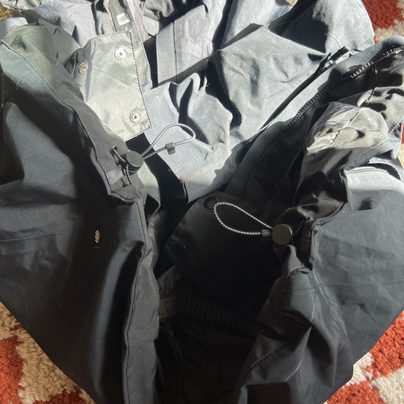 686 Men’s GoreTex Snow Jacket - Picture 6 of 9